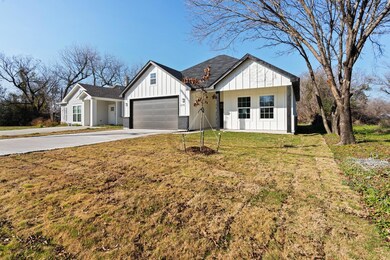 219 Peacock St, Cleburne, TX 76031 - photo 2