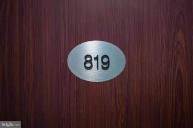 Green Hill Condominiums unit EE819, Wynnewood, PA 19096 - photo 2