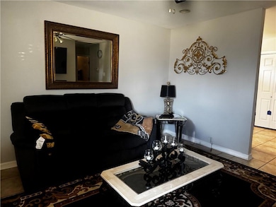 3312 Pakenham Dr, Chalmette, LA 70043 - photo 4