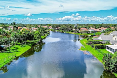 2913 Myrtle Oak Cir, Davie, FL 33328 - photo 4