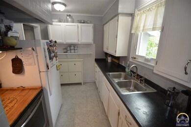 3515 SW Huntoon St, Topeka, KS 66604 - photo 4