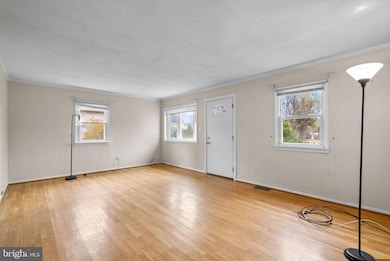 1832 Pimmit Dr, Falls Church, VA 22043 - photo 5