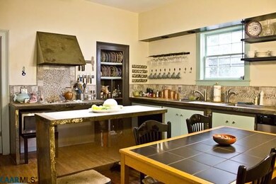 852 West St, Charlottesville, VA 22903 - photo 3