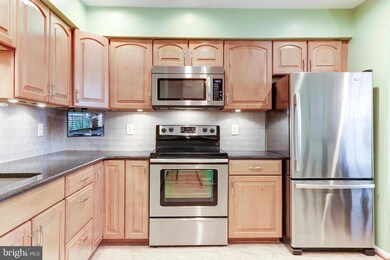 3303 Buckeye Ln, Fairfax, VA 22033 - photo 6