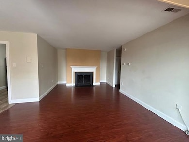 10596 Twin Rivers Rd, Columbia, MD 21044 - photo 2