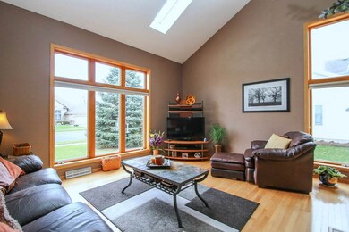 845 Fox Run Ct, Oregon, WI 53575 - photo 2