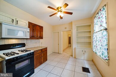 566 E Main St, Norristown, PA 19401 - photo 3