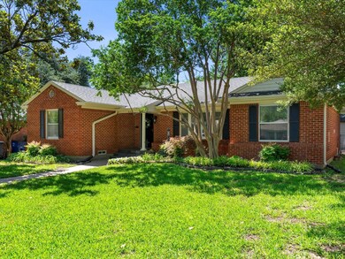 6122 Sudbury Dr, Dallas, TX 75214 - photo 4