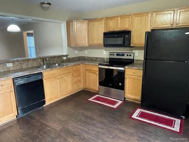 28465 Carlton Way Dr unit 88, Novi, MI 48377 - photo 5