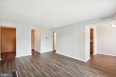 114 Duvall Ln unit 100-104, Gaithersburg, MD 20877 - photo 6