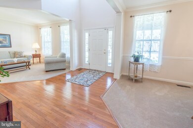 727 Rustling Leaf Ct, Sykesville, MD 21784 - photo 2