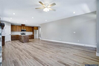 3154 5th St, Hubbard, OR 97032 - photo 7