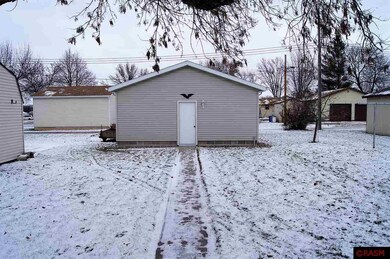 1322 N Jefferson St, New Ulm, MN 56073 - photo 6