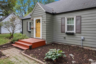 1009 W Columbia Ave, Champaign, IL 61821 - photo 3