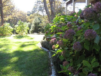 8 Tiffany Dr, Vineyard Haven, MA 02568 - photo 4