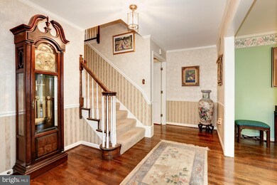 8217 Coach St, Potomac, MD 20854 - photo 4