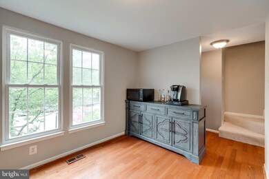 9121 Aspenpark Ct, Lorton, VA 22079 - photo 6