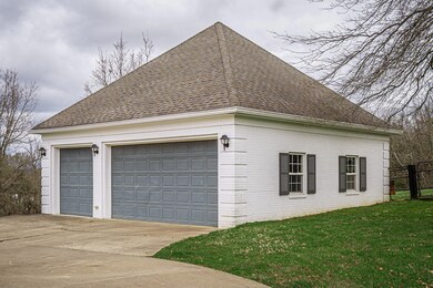 Detached Garage