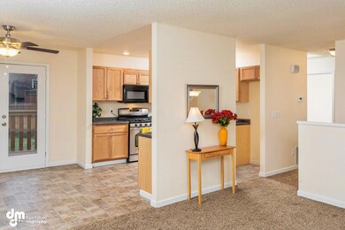 9000 Shaun Landing Circle-large-005-Main