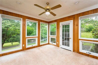 210 E Wynnbrook Dr, Hendersonville, NC 28792 - photo 4