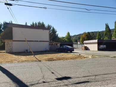 1593 E Central Ave, Sutherlin, OR 97479 - photo 3
