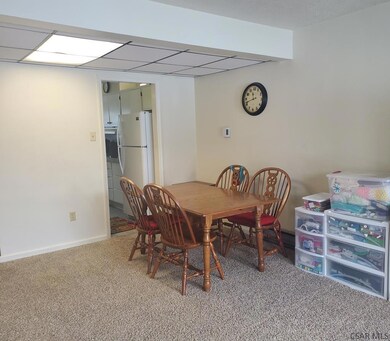 LIVING ROOM/DINING ROOM COMBO