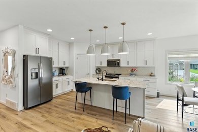 2433 E Joshua Cir, Sioux Falls, SD 57108 - photo 3