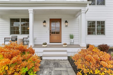 15 Barton Rd, Fairfield, CT 06824 - photo 2