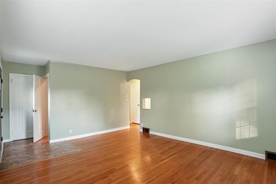 1347 44th St, Des Moines, IA 50311 - photo 6