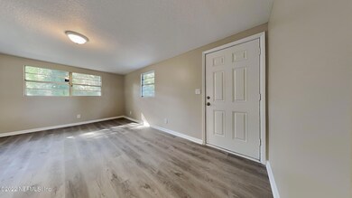 10729 Tulsa Rd, Jacksonville, FL 32218 - photo 5