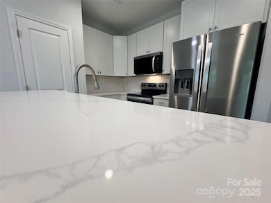 1215 1/2 Mountain Ave, Gastonia, NC 28052 - photo 4