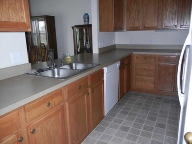 38 Claire Ct unit 38, Circleville, OH 43113 - photo 3