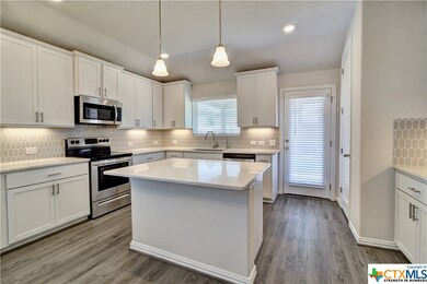 890 Casetta Trail, New Braunfels, TX 78130 - photo 4