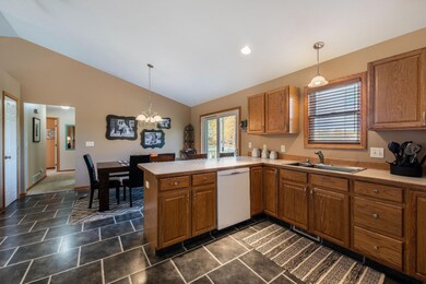01147LeonardStNW-11