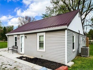 1134 N Marion St, Mitchell, IN 47446 - photo 2