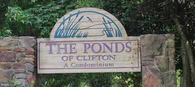 5829 Orchard Hill Ct, Clifton, VA 20124 - photo 3