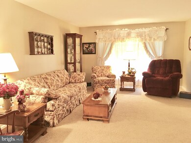 2738 Fillmore Dr, Chambersburg, PA 17201 - photo 5