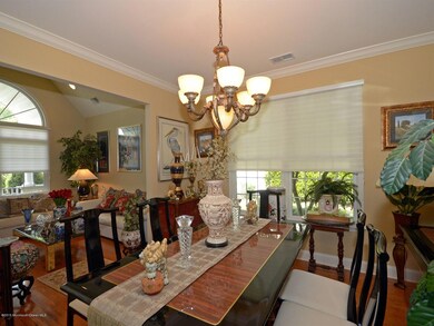 005_Dining