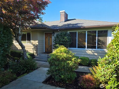 Upper level Puget St entrance