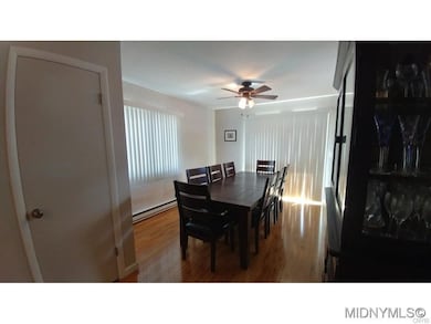 Dining Room 17 x 11
