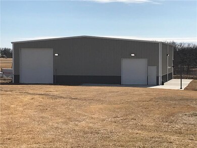 60 x 60 Out buidling with extra large door