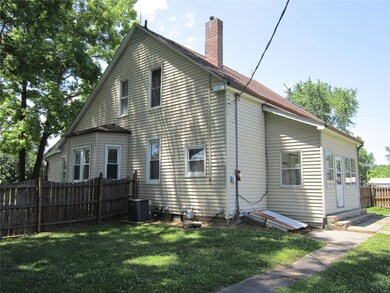 2103 S 4th St, Mascoutah, IL 62258 - photo 3