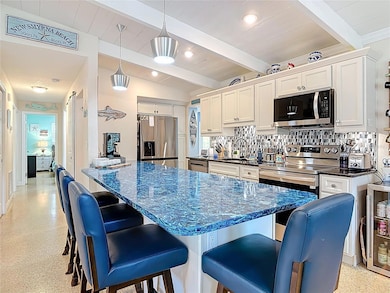 657 S Pine St, New Smyrna Beach, FL 32169 - photo 4