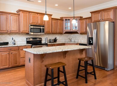 3212 Brittany Pointe Ln, Louisville, KY 40220 - photo 6