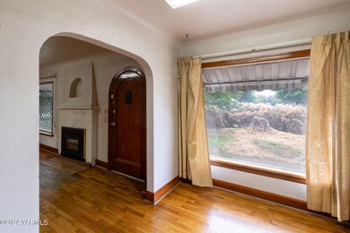 1007-e-spruce_DSC1363