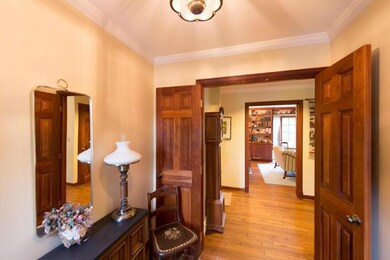1 hall