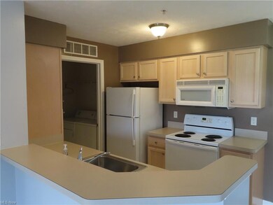 Great counter space, breakfast bar
