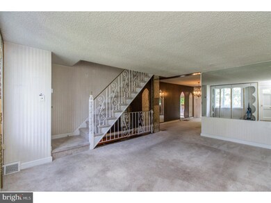 1014 Brookwood Ln, Glenolden, PA 19036 - photo 5