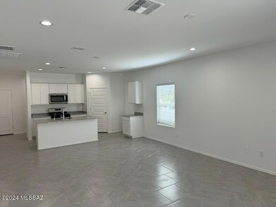 Great & kitchen white cabs