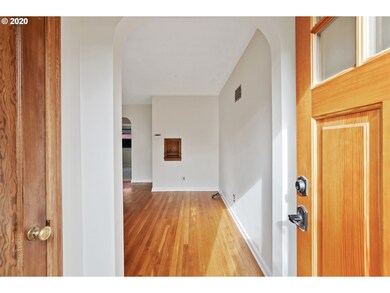 5615 NE Cesar e Chavez Blvd, Portland, OR 97211 - photo 4